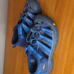 Keen Newport H2 Blue Youth Hiking Water Shoes Sandals Sz 4